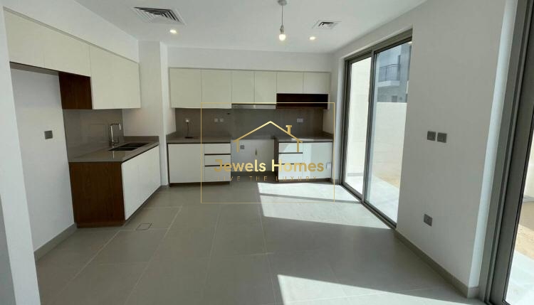 NEAR POOL & PARK|SINGLE ROW|CORNER|BRAND NEW|1 CHQ Image6