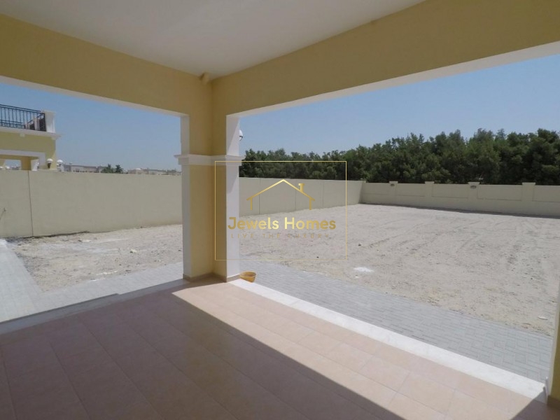 HUGE VILLA| SINGLE ROW| VOT| MIDDLE UNIT| CALL NOW Image7