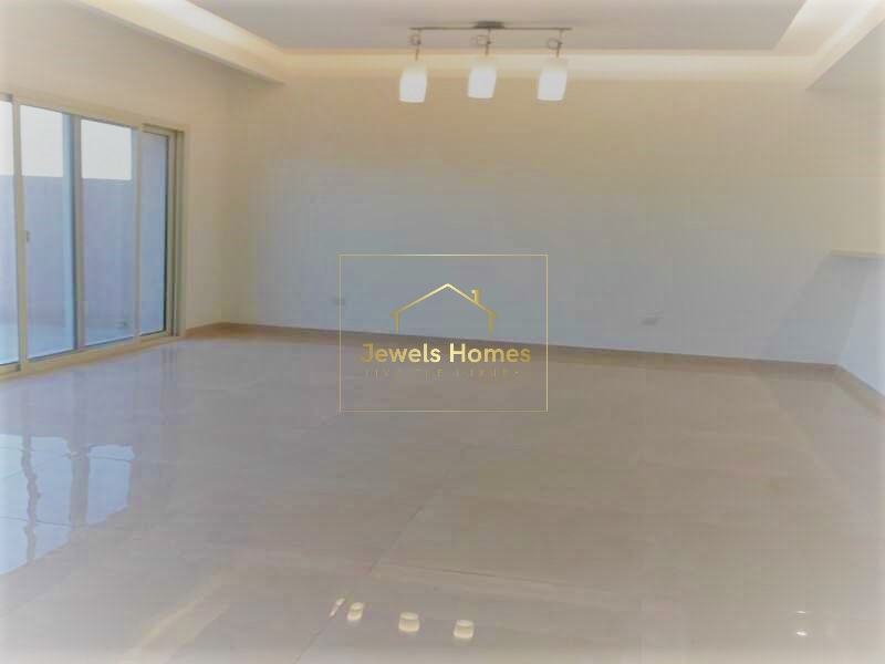 EXCLUSIVE| AVAIL 1ST SEP|OPP TO PARK| JGE COMM VIEW Image3