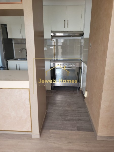 BEST DEAL | FITTED KITCHEN | VACANT| BALCONY . Image6