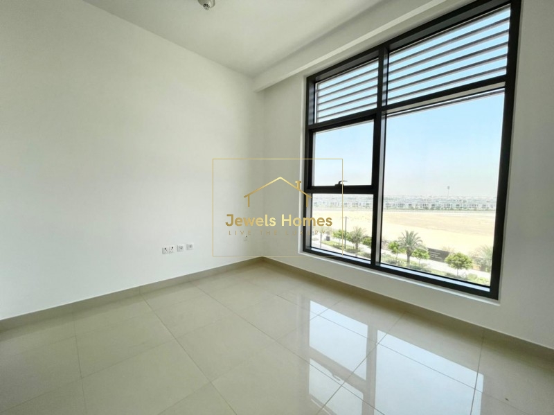 SPACIOUS |VACANT|BEAUTIFUL HUGE BALCONY|CALL NOW Image4