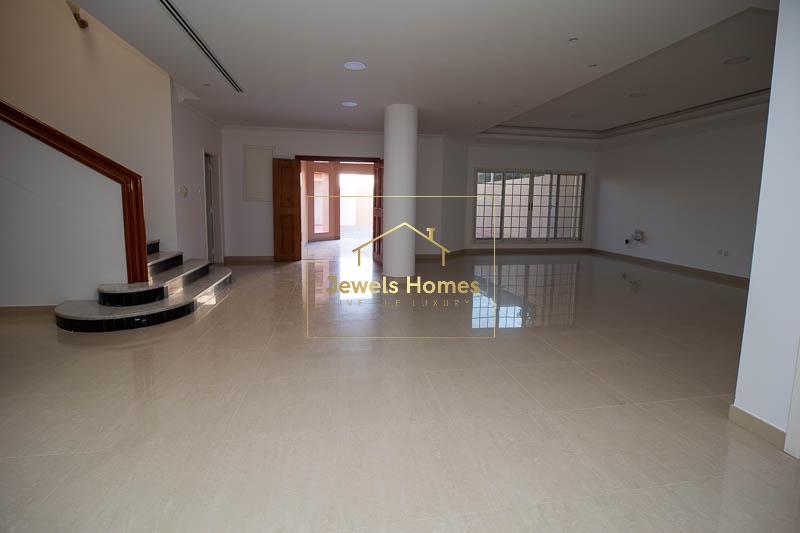 REMARKABLE VILLA|PRIME LOCATION|VACANT|CALL NOW !!! Image4