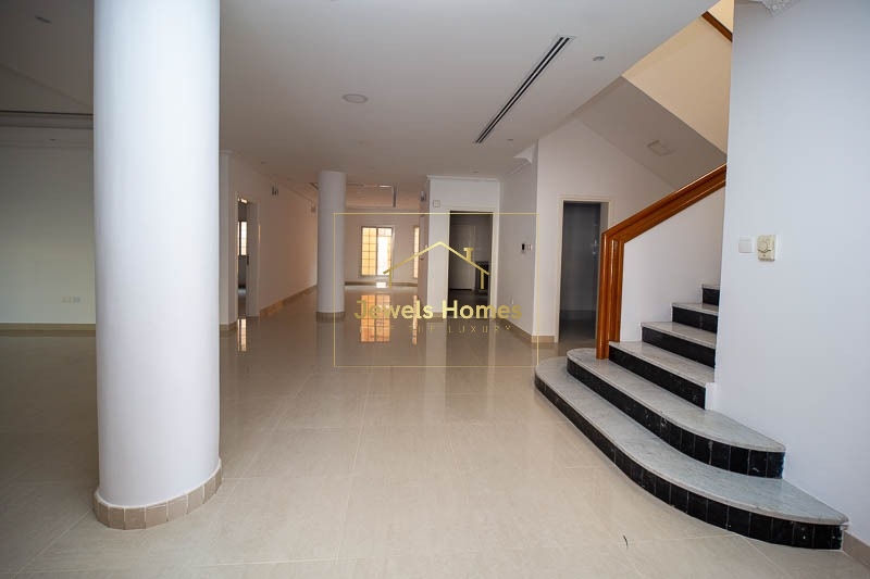 REMARKABLE VILLA|PRIME LOCATION|VACANT|CALL NOW !!! Image6