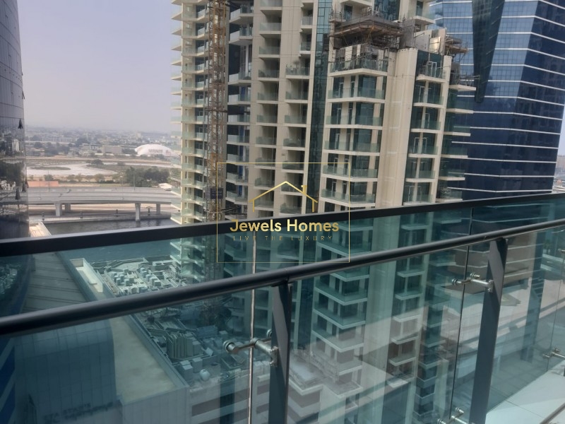 EXCLUSIVE|SEMI FURNISHED|CANAL VIEW|BALCONY|VACANT Image2