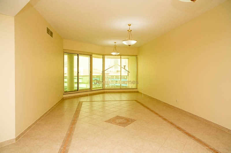 Chiller Free !  Large Balcony !  Full Facilities ! Image3